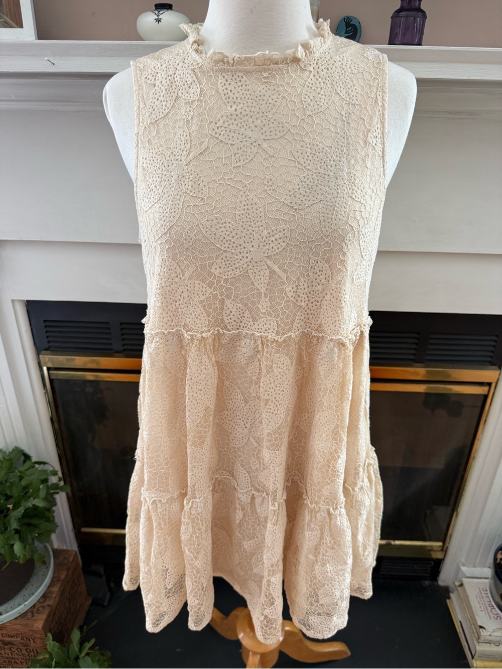 Entro cream lace mini dress sleeveless medium